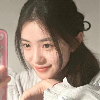 女王旅途海报